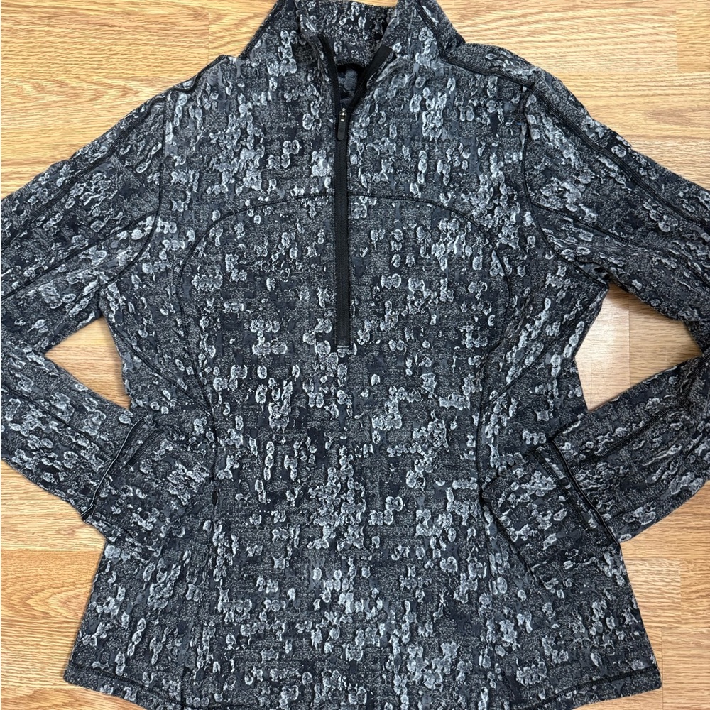 Lululemon Black and Gray Patterned Zip Pullover Womens 12